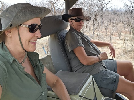 Mit Adam Jones zu Fuß durch den Hwange National Park, Inzila Safaris