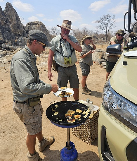 Bush Breakfast, Inzila Safaris