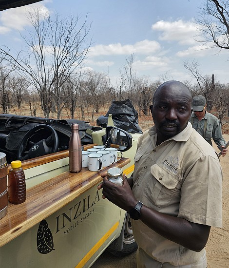 Bush Breakfast, Inzila Safaris