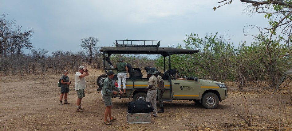 Inzila Walking Safaris Camp 1 am Lukosi River