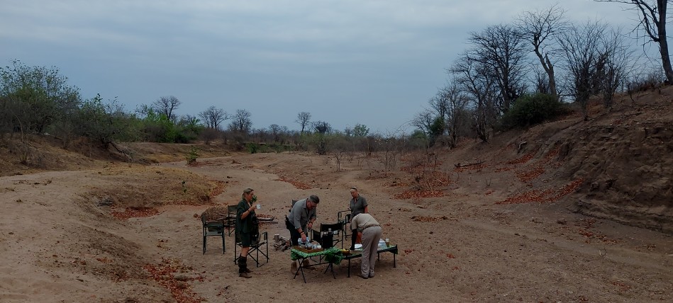 Bush breakfast in the Lukosi River