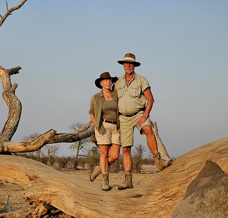 Hwange Safari; Petra und Jörg Reinecke