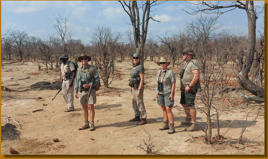 Mit Adam Jones zu Fuß durch den Hwange National Park, Inzila Safaris