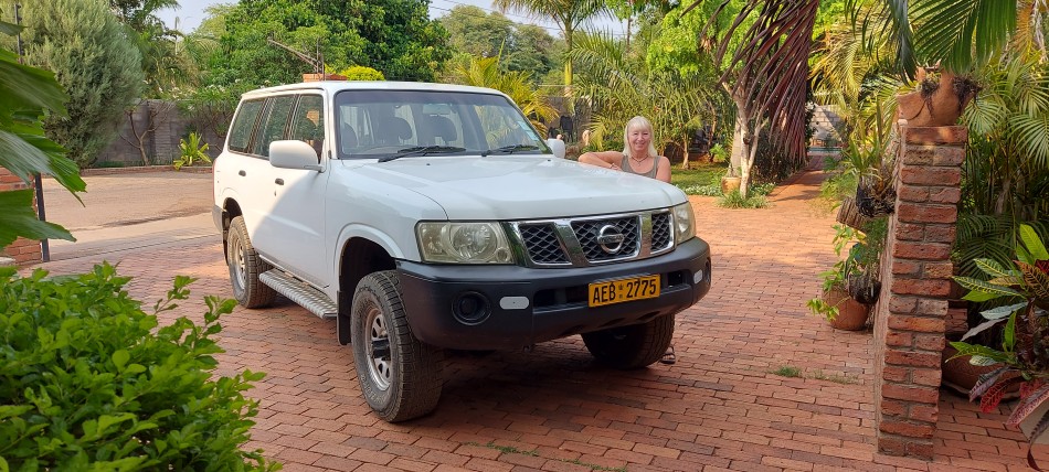 unser Safarifahrzeug für den Hwange National Park, Fall x 4 Care Hire