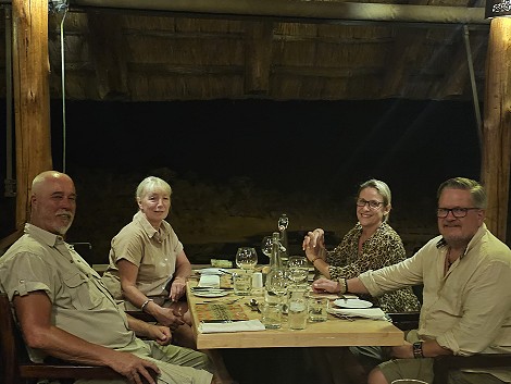 Dinner im Makuwakuwa Restaurant, Victoria Falls Safari Lodge