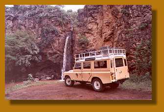 Landy am Makalia Wasserfall, Lake Nakuru National Park
