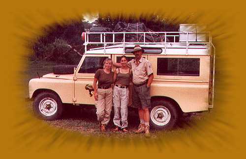 Petra, Jenny und Jörg vor unserem Land Rover 109, Lake Nakuru National Park 