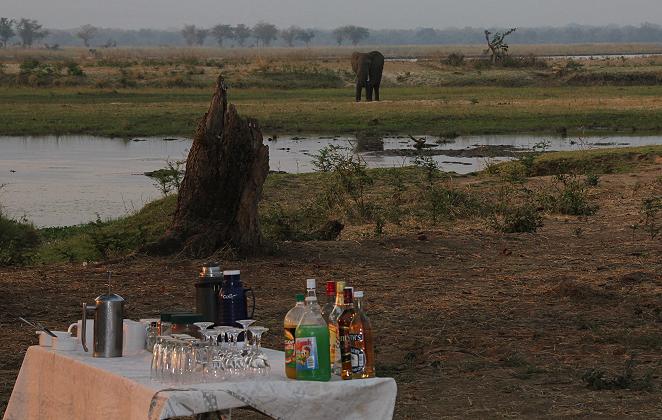 Zambesi Bush Camp - Chesa, Mana Pools National Park