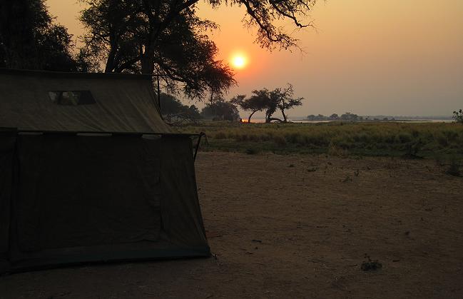 Zambesi Bush Camp - Chesa, Mana Pools National Park