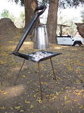 Ruckomechi bush breakfast / Mana Pools National Park
