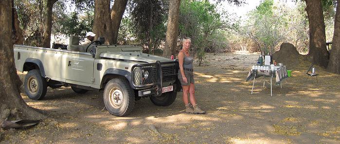Ruckomechi bush breakfast / Mana Pools National Park