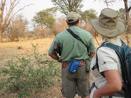 Ruckomechi bush walk / Mana Pools National Park