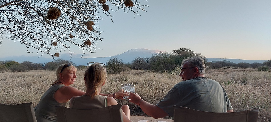 Sundowner im Amboseli Bush Camp