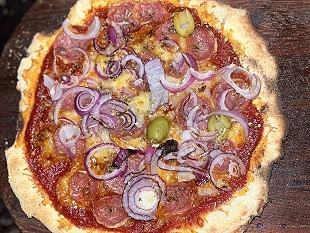 selbstgemachte Pizza im Amboseli Bush Camp