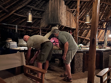 selbstgemachte Pizza im Amboseli Bush Camp