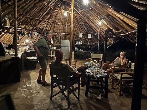selbstgemachte Pizza im Amboseli Bush Camp