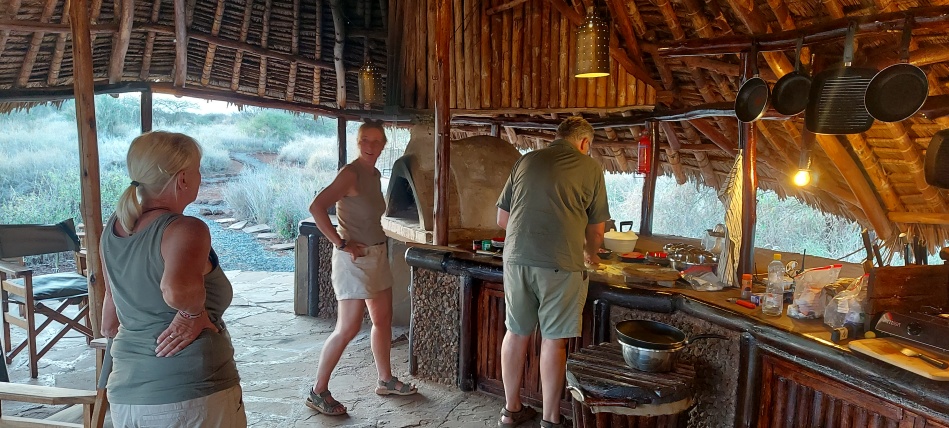 selbstgemachte Pizza im Amboseli Bush Camp