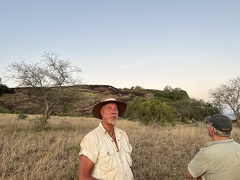 Sundowner am Lions Rock im Lumo Conservancy