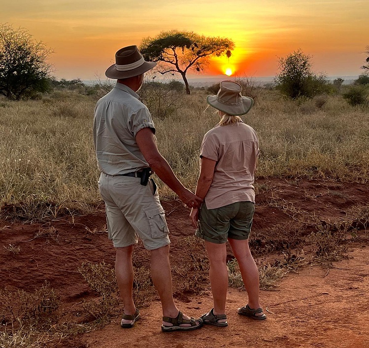 Sonnenuntergang in Afrika, Petra und Jörg Reinecke