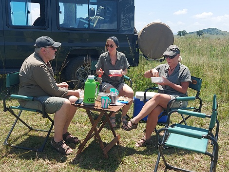 Buschfrühstück in der Wildnis der Masai Mara