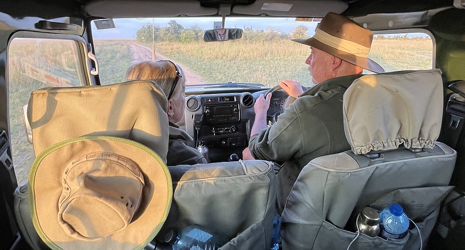 Petra und Jörg Reinecke auf Pirschfahrt in der Masai Mara