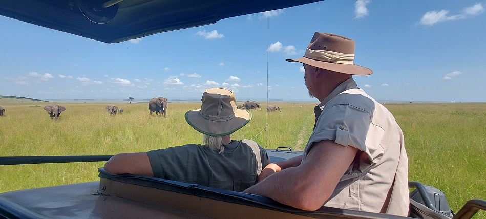 Petra und Jörg Reinecke auf Pirschfahrt in der Masai Mara