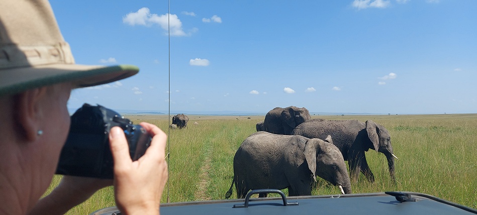 Petra Reinecke auf Pirschfahrt in der Masai Mara