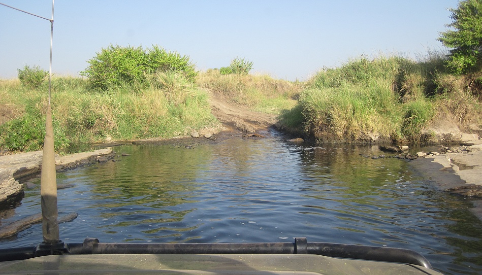 durch den Ntiakatek Fluss