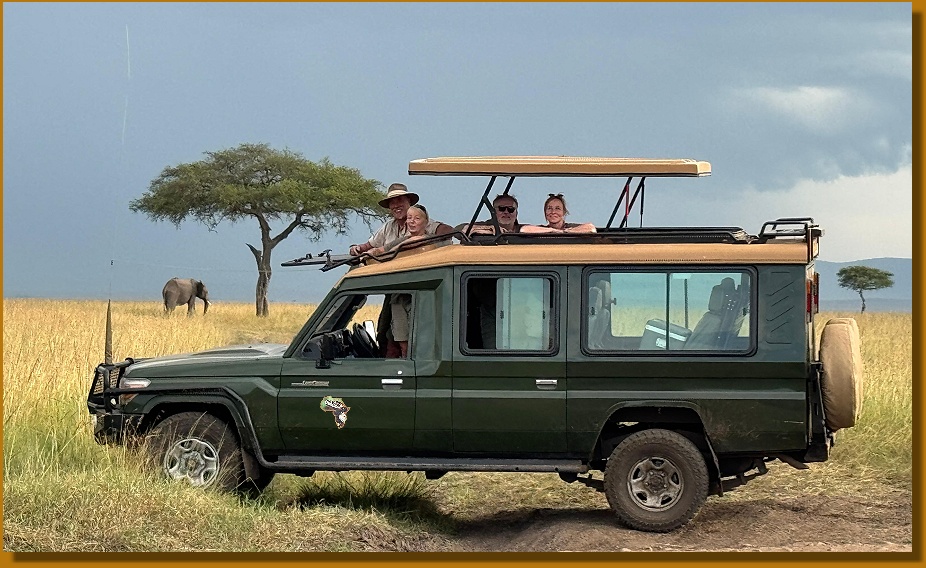Petra und Jörg Reinecke mit Silke und Falk Witteauf Safari