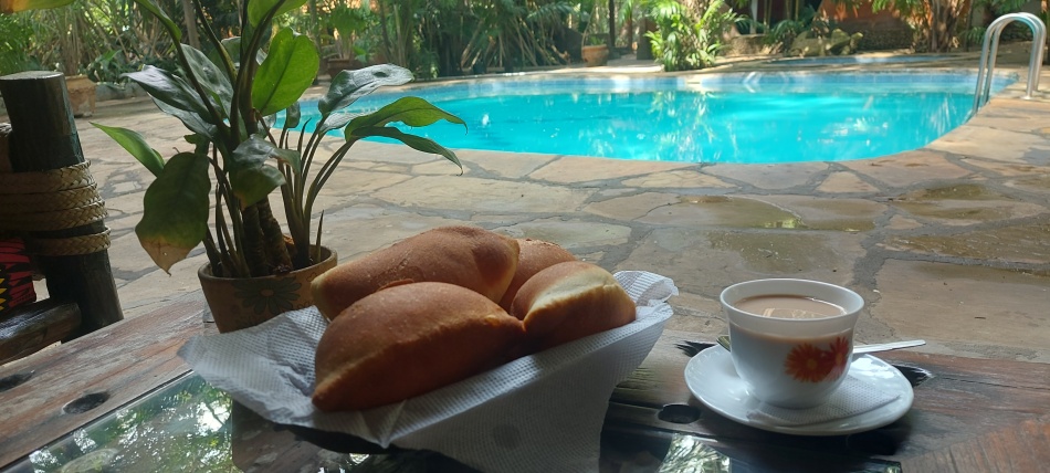 Snack des Hauses, frische Mandazis - Boko Boko Bungalows