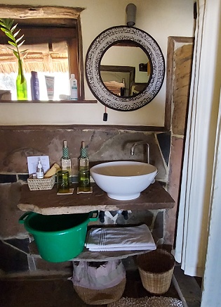 Soroi Leopards Lair Cottages - self catering banda nr.5 - Lumo Conservancy