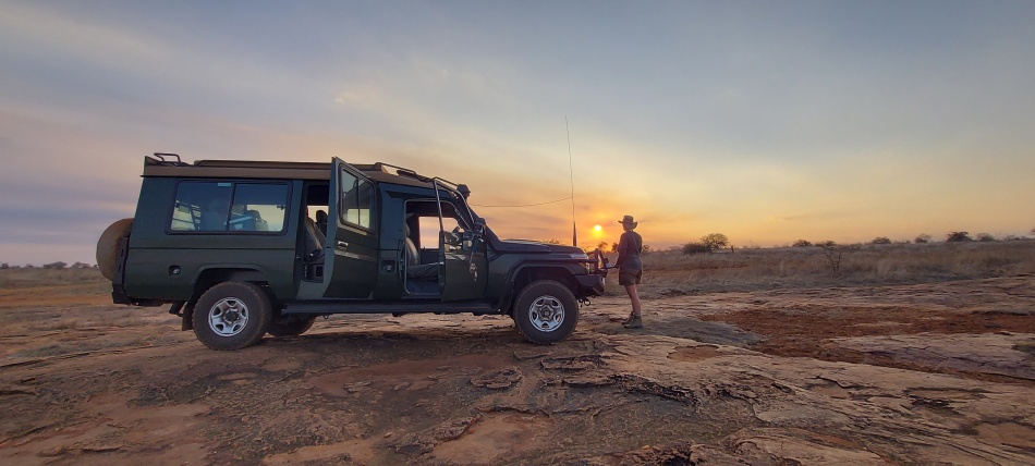 Sundowner am Lions Rock, Lumo Reservat