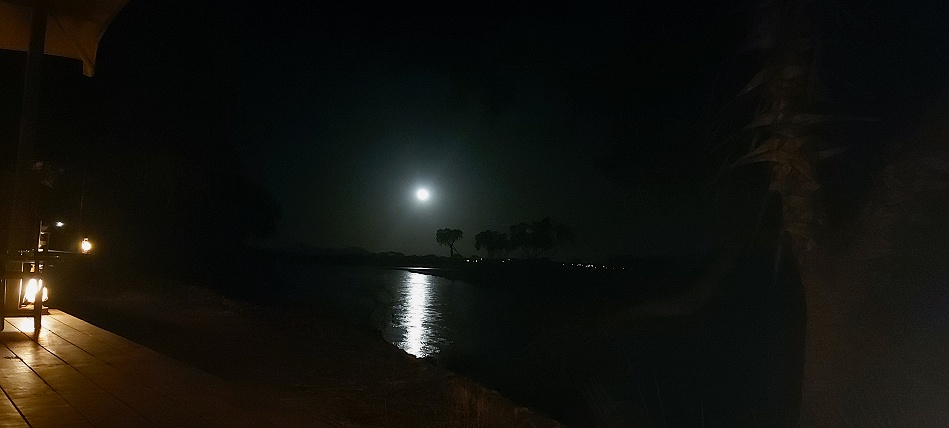 Vollmondnacht im Samburu Larsens Camp