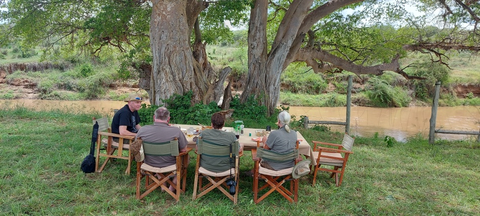 Lunch im Ol Gaboli Camp