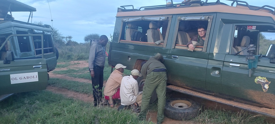 der zweite platte Reifen in Laikipia