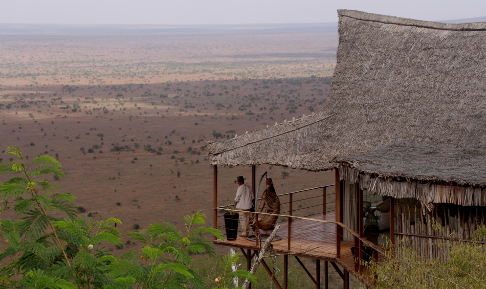 Aussicht in die Savanne des Lumo Conservancy von der Soroi Lions Bluff Lodge aus