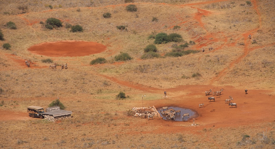 Aussicht in die Savanne des Lumo Conservancy von der Soroi Lions Bluff Lodge aus