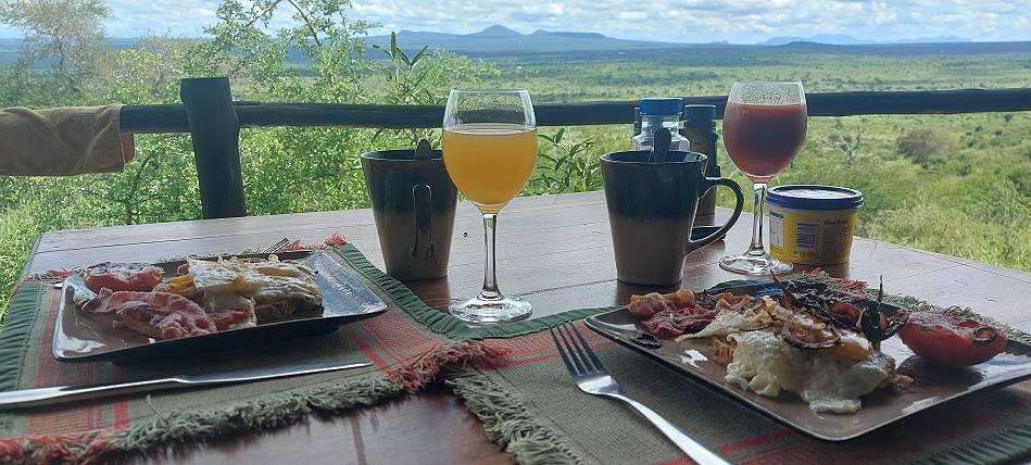 sp&auml;tes Fr&uuml;hst&uuml;ck im Leopards Lair Cottage