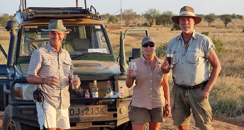 Sundowner im Lumo Conservancy