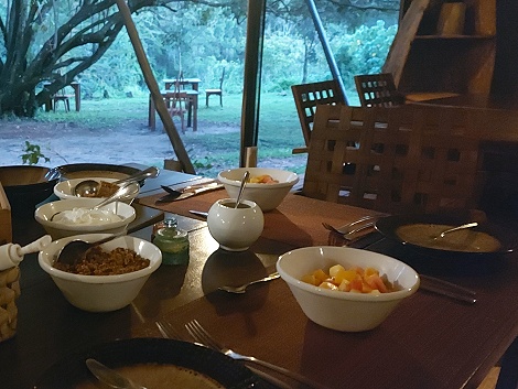 Fr&uuml;hst&uuml;ck im Soroi Mara Bush Camp