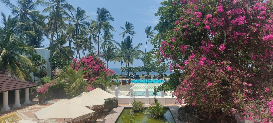 Mombasa - Serena Hotel / Shanzu Beach - Kenya North Coast