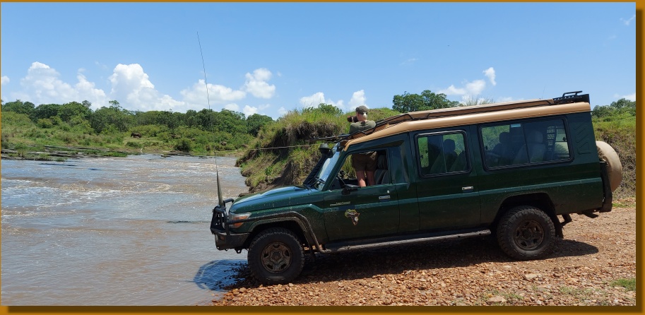 Am Ufer des Ol Are Orok Rivers, unterwegs in der Masai Mara
